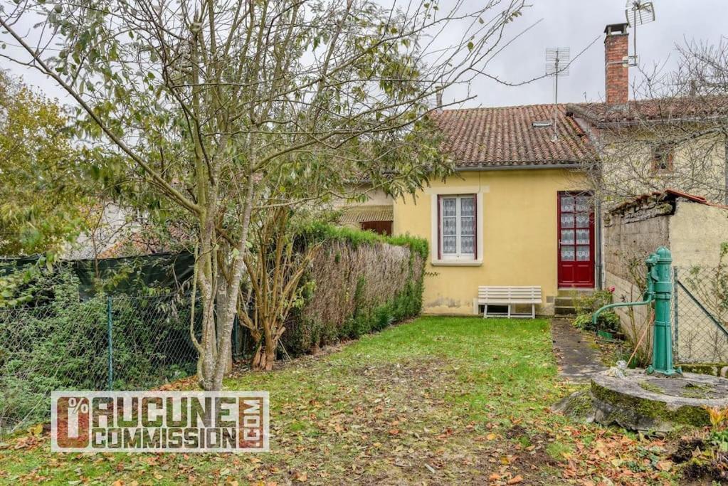 Maison Lumineuse & Jardin Prive Confolens Exterior photo